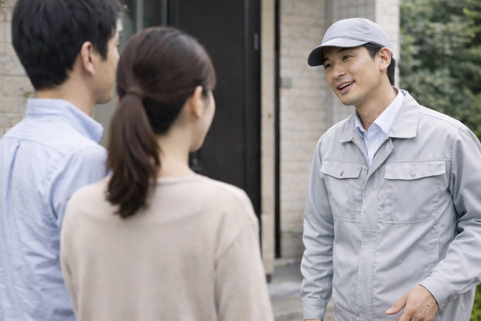 説明をする作業員